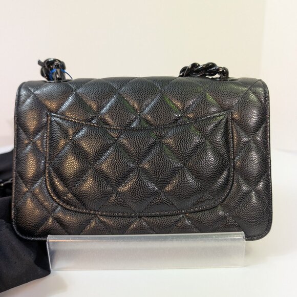 Chanel So Black Quilted Leather Wallet on Chain - Picture 4 of 15
